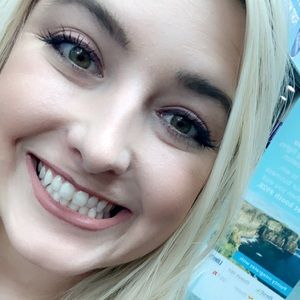 Meet your Posher, Katelyn